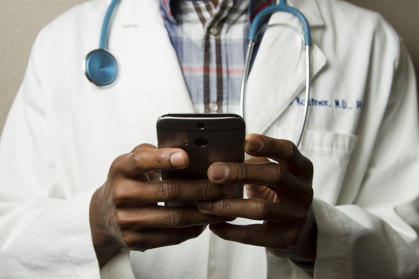 BI Layer for Clinical and Financial Reporting